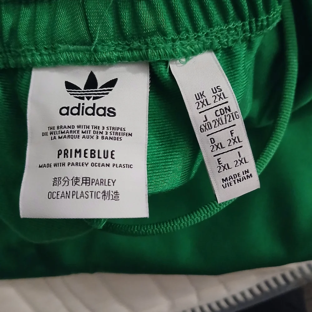 Adidas Sports wear jacket - Picture 4 of 4